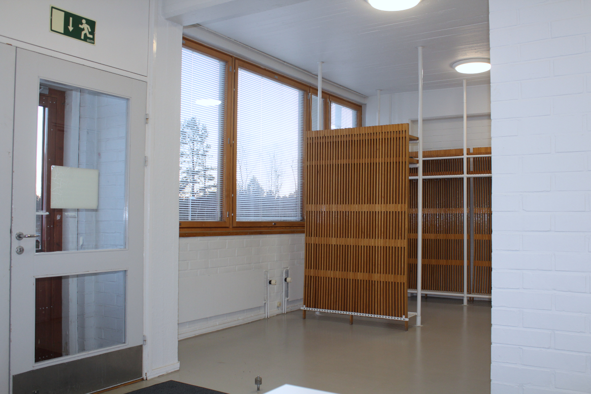 Toinen sisäänkäynti Viihtyisä eteisaula Typpiparkin toinen sisäänkäynti