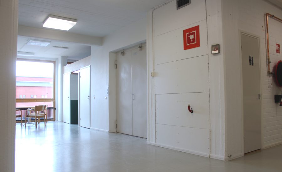 Tavarahissi Typpiparkin aulassa