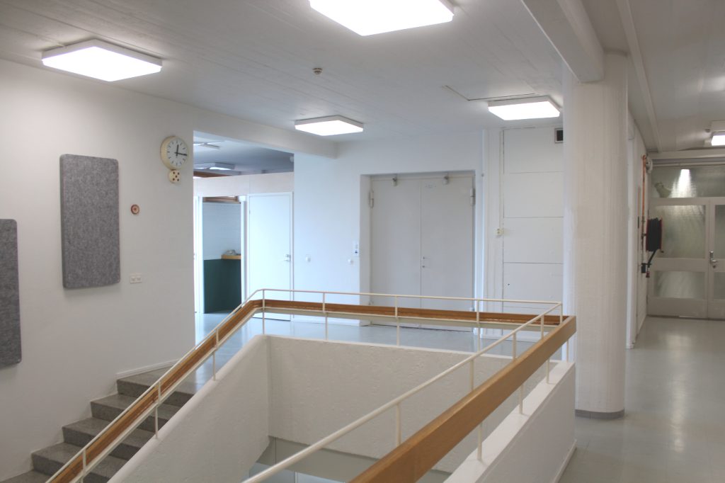 Tavarahissi Typpiparkin aulassa