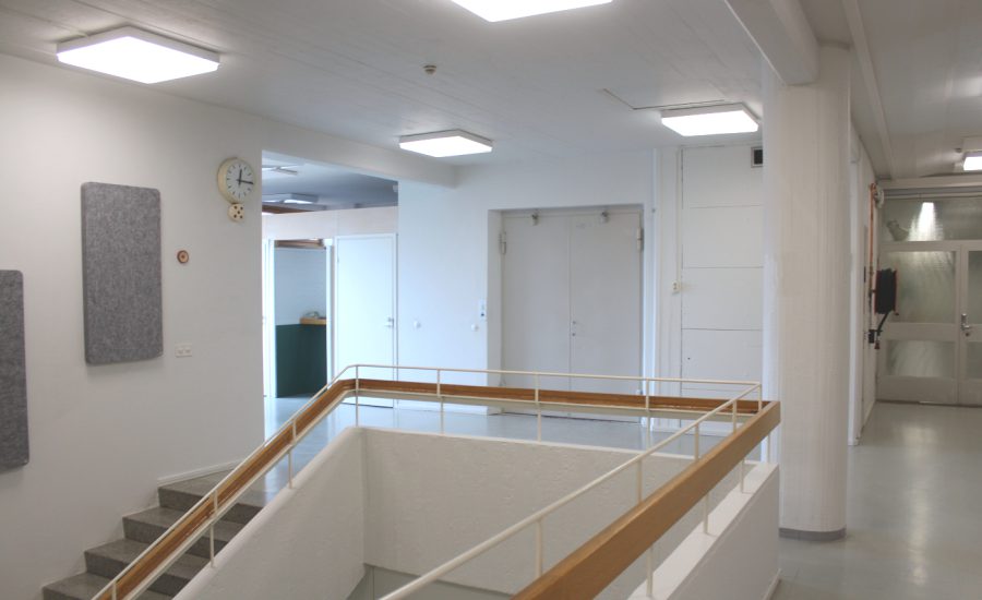 Tavarahissi Typpiparkin aulassa